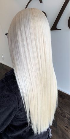 Blonde Hair Goals, Ice Blonde Hair, Perfect Blonde Hair, Bright Blonde Hair, Tan Skin Blonde Hair, Long White Hair, Platinum Blonde Hair Color, Icy Blonde Hair, White Blonde Hair