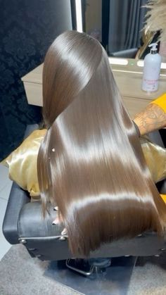 Korean Glass Hair, How To Get Hair Shiny, Glass Hair Aesthetic, How To Get Shiny Hair, Hair Glow Up, Pelo Aesthetic, Glow Up Hair, Cabello Aesthetic, Glowing Hair