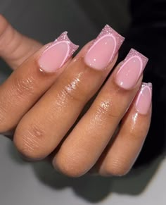 21 Acrylic Nails, Short Acrylic Nails Glitter Sparkle, Short Acrylic Nails Birthday Set Pink, Pink French Tip Birthday Nails, Birthday Nails Coffin Pink, Pink Glitter Nails Ideas, Glitter French Tips Square, Short Girly Acrylic Nails, Pink French With Glitter