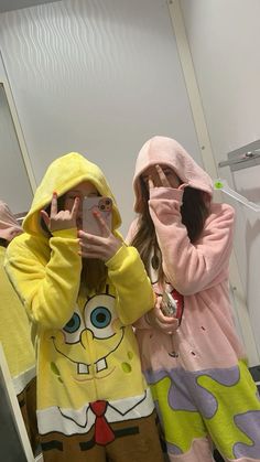 Cute Halloween Costumes Duos Friends, Cute Onsie Halloween Costumes, Costume Ideas For Duos Funny, Duo Halloween Onesies, Onesie Ideas For Halloween, Dynamic Duos For School, 2 People Matching Halloween Costumes, Two Bestie Halloween Costumes, Two Person Halloween Costumes Bff Funny