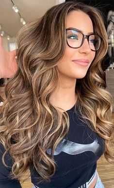 #brownhair #hairextensions #virginweft #machinehairweft #virginhair #humanhair #remyhair #hairidea #highlighthaircolor #balayagebrowncolor #wefthair Balayage Extensions, Rambut Brunette, Brunette Hair With Highlights, Hot Hair Colors, Dirty Blonde Hair, Brown Hair Balayage, Hair Color And Cut, Spring Hairstyles, Hair Inspiration Color