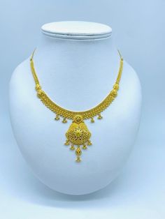 Dubai Gold Jewelry, 22k Gold Necklace, Gold Earrings Models, Gold Jewellry, Gold Bridal Jewellery Sets, Gold Necklace Simple, Gold Jewelry Stores, 22 Carat Gold, Gold Rings Fashion