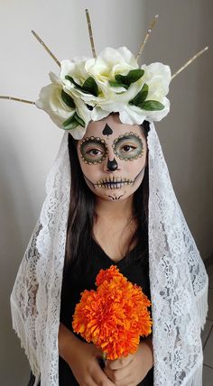 Catrina Makeup, Vampire Bride, Dark Creatures, Halloween Makeup Tutorial, Interesting Images, Halloween Makeup Easy, Being Creative