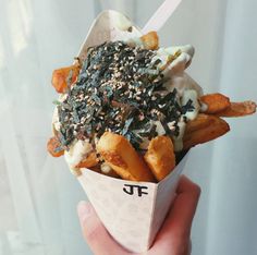 12 Best Toronto Places To Find Meals For Under $5 | Narcity Toronto Unique Snacks, Vacation Videos, Beach Packing, Canada Toronto, Vacation Video, O Canada