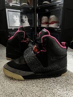 (eBay) Size 10.5 - Nike Air Yeezy Blink 2009 Kanye West Yeezy 1, Nike Yeezy, Air Yeezy, Athletic Shoes Nike, Hype Shoes, Kanye West, In The Dark, Nike Shoes, High Tops