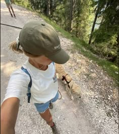 Outdoor Enthusiast Aesthetic, Cute Camping Outfits Summer Casual, Dolomites Outfit Summer, Summer Outfits Hiking, Hiking Clothes Aesthetic, Camping Astethic Outfits, Hike Aesthetic Summer, Geophysics Aesthetic, Dolomites Outfit