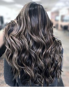 Black Hair Balayage, Brunette Hair With Highlights, Dark Hair With Highlights, Brown Hair With Blonde Highlights, Brunette Balayage Hair, Ash Blonde Hair, Brown Hair Balayage, Winter Hair Color, Balayage Brunette