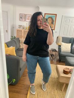 Baggy Jeans Outfit Plus Size, Outfit Inspo Modest, Whats My Style, Baggy Clothes Aesthetic, Outfit Vans, Vans Outfits, Casual Plus Size Outfits, Mid Size Outfits, Vans Outfit