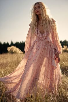 Fleur Gown Flamboyant Natural, Natural Inspiration, Boho Chique, Spell Designs, 2025 Fashion, Beauty Magazine, Pretty Dress, Playsuit Romper, Flutter Sleeve Dress