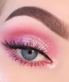 Pink Makeup Looks With Glitter, Glittery Pink Eyeshadow, Pink Birthday Eyeshadow, Pink Party Makeup Glitter, Glitter Pink Outfit, Pink Eyeshadow With Black Eyeliner, Eyeshadow Looks For Pink Outfit, Hot Pink Eyeshadow Looks Simple, Pink Euphoria Outfit