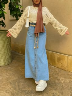 Denim Maxi Skirt Outfit Hijab, Skirt Outfits Summer Hijab, Crochet Top Hijabi Outfit, Denim Skirt Modest Outfit, Hijabi Denim Skirt Outfit, Denim Skirt Outfit Hijab, Jeans Skirt Outfit Hijab, Skirt Hijab Outfit, Denim Skirt Outfit