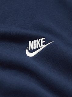 Nike's sweatshirt is simple and sporty. Made from soft cotton-blend jersey, it's embroidered with the brand's moniker at the chest. Nike Collection, Jersey Sweatshirt, Sweatshirt For Men, Nike Sweatshirts, Nike Outfits, Mr Porter, Logo Embroidered, Mens Sweatshirts, Fashion News