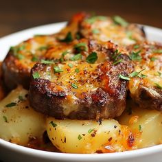 I made this Cheesy Potato Bake last week, and my family couldn't stop raving about it! The combo of creamy potatoes and savory beef chops was just perfect. They ate every bite! I'm definitely making it again. Link in first comment [👇] [👇] #Amazing #usa #sweetmemories #Easyrecipe #recipes