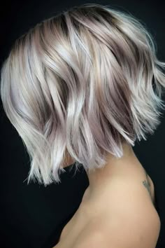 Short Stacked Bob Hairstyles, Kort Bob, Dunner Wordend Haar, Choppy Bob Hairstyles, Short Bob Haircuts, Short Blonde, Haircuts For Fine Hair