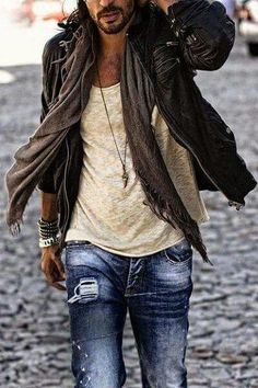 ☮ American Hippie Bohéme Boho Style ☮ Bohemian Outfit Men, Bohemian Style Men, Mens Rugged, Boho Men, Mens Fashion Rugged, Rugged Style, Love Jeans, Rock Punk, Sharp Dressed Man