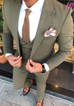 Festive Business Three-piece Suit, Green Suit Men, Mens Wedding Suits, A Man In A Suit, Man In A Suit, Slim Fit Suit Men, Classy Suits