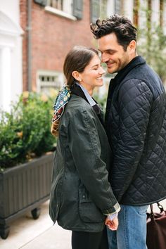 Dark denim, Barbour®️️️️ jackets, and accessories bring excitement to even the chilliest days. British Country Style, New England Fashion, Adrette Outfits, English Country Style, Fall Attire