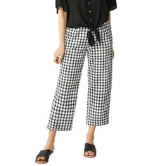 Ellos Women's Gingham Crop Pants Pants.Nothing says summer like gingham. A timeless pattern in a modern silhouette, this is how you wear the pants this season! Pair it with our tie-front blouse & slides to finish your look. Wide leg silhouettePull onFlat front with back elastic2 front pockets25" inseamCottonMachine wash cold; imported . About the brand: Ellos believes in modern and effortless dressing for plus size clothing for women. Our clothes are for every part of your life, letting you be y Look Wide Leg, Scandinavian Lifestyle, Chubby Fashion, Cotton Linen Pants, Cropped Wide Leg Pants, Target Clothes, Soft Pants, Wide Leg Linen Pants, Summer Styles