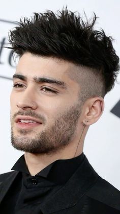 Zyan Malik Hairstyle Haircuts, Zayn Malik Beard, Guys With Nose Piercings, Men's Piercings, Zayn Malik Style, Gambar One Direction, Zayn Malik Photos, Zayn Malik Pics