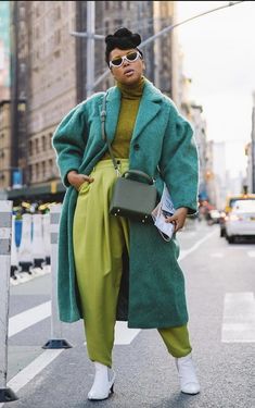 Green Inspo, Looks Street Style, Moda Plus, Fashion Mistakes, Inspiration Mode, Mode Vintage, Colourful Outfits, Look Plus