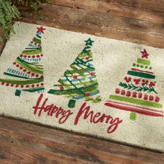 Happy Merry Door Mat-Lange General Store Fun Christmas Trees, Christmas Tree Door, Holiday Platters, Tree Door, Winter Centerpieces, Happy Merry Christmas, Park Designs, Cool Christmas Trees, Coir Doormat