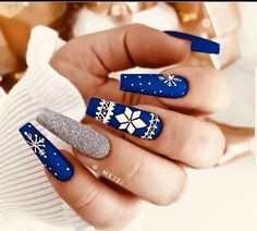 Blue Christmas Nails, Line Nail Art, Nagel Tips, Smink Inspiration, Lines On Nails