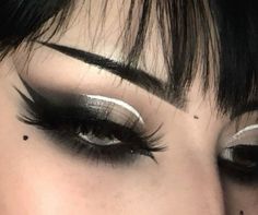 Maeve Core, Dr Makeup, Witchy Makeup, Normal Makeup, Eyeliner Ideas, Cute Eye Makeup