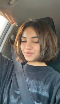 Short Haircuts That Add Volume, Masculine Women With Short Hair, Short Bob With Ball Cap, Cute Bangs Short Hair, Parisian Bob Straight Hair, Chin Length Hair With Face Framing, Haircuts Bob Short, Short Haircuts For Thick Brown Hair, Short Hair Styles Chin Length