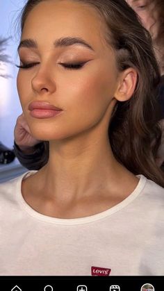 Bronzed Bridal Makeup Brown Eyes, Fall Full Glam Makeup, Brown Hair Blue Eyes Bridal Makeup, Brides Maid Make Up, Gentle Smokey Eye, Wedding Bridesmaid Makeup Brown Eyes, Bridal Makeup Looks Black Women, Bronze Glowy Makeup Glam Wedding, Makeup Looks For Champagne Dress