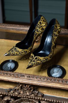 Taro Ishida, Algerian Wedding, Algerian Clothing, Lady Shoes, Beautiful High Heels, Girls Heels, Cute Heels, Fashion Lady, Absolutely Fabulous