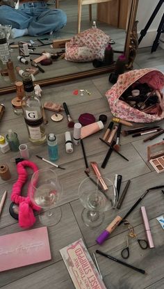 Applying Bronzer, Russian Makeup, Rauch Fotografie, Bigger Eyes, Alat Makeup, Homemade Makeup, Mia 3, Wave Art, Deep Meaning