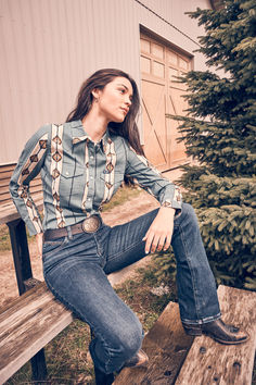 Add an iconic piece to your closet with the Checotah Western Snap. The shirt is crafted from cotton twill and covered in our signature striped Western-inspired print. It also offers pointed, yokes, pearl snaps, and a slim fit that’s cut a little closer to the body. Western Clothes, Western Outfits, Women's Tops, Cotton Twill, Cow, Womens Shirts, Slim Fit, Womens Tops, Clothes For Women