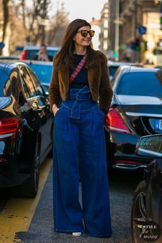 #RichGirlHabbits#ClassyWomanTips#howtobeclassywoman#Classywomenoutfits# Best Baggy Jeans, Baggy Jeans Outfits, Corporate Swag, Looks Jeans, Milan Fashion Week Street Style, Outfits To Copy, Look Retro, Jeans Outfits