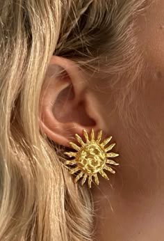 #summer #blonde #sun Gold Girl, Dope Jewelry, Jane Birkin, Classy Jewelry, Golden Girl, Funky Jewelry, Jewelry Lookbook, Girly Jewelry, Kate Moss