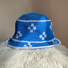 Blue and White Flower Crochet Trendy Bucket Hat, Hand Knit Cotton Unique Bucket Hat - Etsy Denmark Blue Crochet Bucket Hat, White Cotton Yarn Crochet Hat For Summer, Blue Crochet Bucket Hat For Spring, White Cotton Yarn Sun Hat For Summer, Summer White Cotton Yarn Sun Hat, Trendy Spring Beanie Crochet Hat, Hand Knitted Yarn Bucket Hat For Summer, Trendy Spring Crochet Beanie Hat, White Cotton Yarn Crochet Hat For Vacation