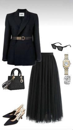 Blazer And Pleated Skirt Outfit, Look Working Girl, Casual Outfit Inspiration, Stylish Work Attire, Winter Mode, Classy Dress Outfits, Casual Chic Outfit