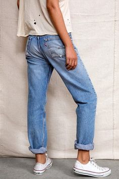 Levi Jeans Vintage Denim CUSTOM-FIT All SIZES Straight Leg 501 Levi's Boyfriend Jeans Comfy Jeans Outfit, Levis Boyfriend Jeans, 80s Fashion Trends, Look Boho Chic, Comfy Jeans, All Jeans, Outfit Jeans, Urban Renewal, Levis 501