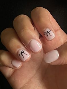 Cute Nails Heart Design, Very Short Nail Art Designs, Thanksgiving Natural Nails, Short Nails Ideas Neutral, Very Very Short Nails Ideas, Feminine Short Nails, Bow Nails Short Square, Short Painted Nails Design, Simple Nail Ideas Square Short