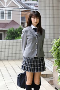 School Uniform Fashion, School Uniform Outfits, 일본 패션, Girls In Mini Skirts, Uniform Fashion, Girls Uniforms, School Uniforms, Japan Girl, Trendy Fashion Outfits