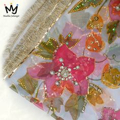 Organza Dupatta Designs With Lace, Hand Painted Organza Dupatta, Flower Dupatta, Organza Dupatta Designs, Nikkah Dupatta, Dupatta Painting, Painted Dupatta, Dupatta Collection, Dabka Work