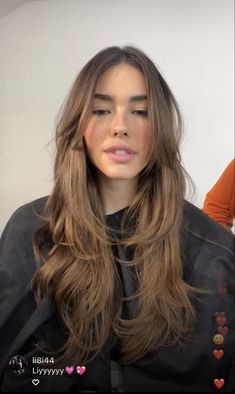 Hair Inspo 2023 Brunette, Curtain Bangs Brown Hair With Highlights, Hair Cut Ideas For Long Hair Layers Face Shapes, Long Hair Blowout, Makeup Natural Look, Madison Beer Hair, Rambut Brunette, Light Foundation