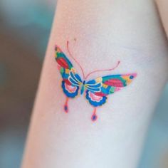 Photo Butterfly, Small Colorful Tattoos, Butterfly Tattoo Ideas, Art Nouveau Tattoo, Nouveau Tattoo, Cute Butterfly, Minimal Tattoo, Creative Tattoos