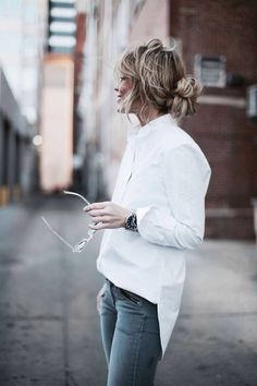 Classic White shirts Stile Casual Chic, Classic White Shirt, Neue Outfits, Minimal Chic, 가을 패션, White Shirts, Looks Style, Mode Inspiration, Coco Chanel