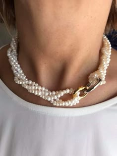 Golden Aura, Daisy Jewellery, Emma Style, Jewelry Pearls, Indian Jewelry Earrings, Personal Jewelry, Handmade Fashion Jewelry, Pearl Necklaces, Diamond Jewellery