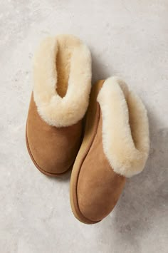 Slippers With Arch Support, Frozen Dog Treats, Soft Sole Slippers, Best Slippers, Cozy Slippers, Shearling Slippers, Holiday Clothes, Sheepskin Slippers, Soft Slippers