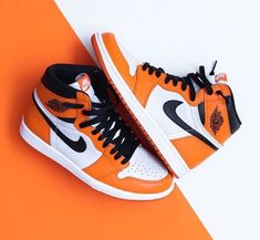 Nike Dunk Low Black And Orange Jordans, Orange Shoes Aesthetic, Nike Dunk High Outfit, Nike Dunk Low Outfit Men, Dunk High Outfit, Orange Jordan, Nike Shoes Women Fashion, Custom Shoes Diy