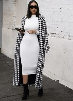 Black And White Coat, Classy Work Outfits, Long Midi Dress, Classy Casual Outfits, Stylish Work Outfits, White Coat, Modest Fashion Outfits, Looks Chic, Fall Fashion Outfits