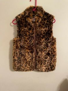 J. CREW FAUX FUR LEOPARD PRINT FULL ZIP VEST SLEEVELESS JACKET Sz XS. Arm Pit to Arm Pit 18 in. Length 23 in. In Good Condition. Animal Print Vests, J Crew Style, Faux Fur Vest, Faux Fur Vests, Sleeveless Jacket, Vest Outfits, Jcrew Women, Fur Vest, Womens Vest