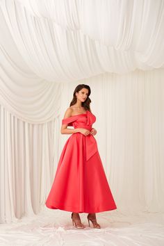 #womeneveningdress, #eveningdressesforwomen, #designereveninggowns, #eveningdressesforweddings, #longeveninggownswithsleeves, #longeveningdresses, #shorteveningdresses, #longsleevegowns Draped Midi Dresses, Bridesmaid Style, Coral Dress, Wide Belt, Fabric Shop, Orange Black, Olive Green, Long Dress, Midi Skirt