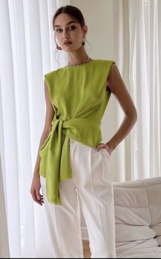 Office Old Money, Mom Fits, Bright Spring, Old Money Style, Trends 2024, Wrap Blouse, 가을 패션, Resort Style, Fashion Business